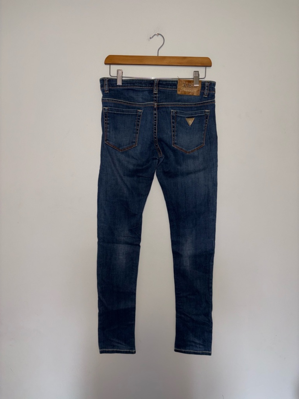 Guess ~ Jeans - Picture 2 of 2